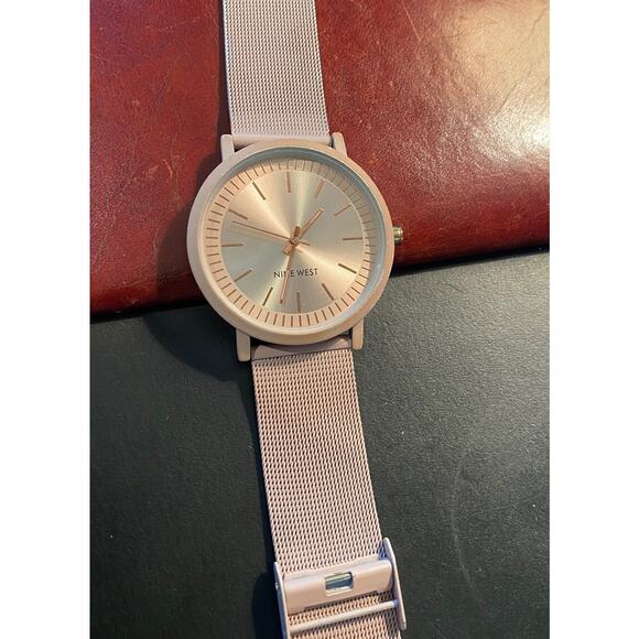 Women's 40mm Flesh Tone Nine West Watch, Matching Mesh Band - Picture 1 of 3